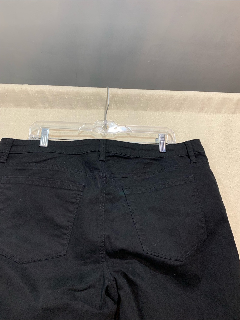 Lee Black Flat-Front Men's Shorts a3/86 - Picture 9 of 10